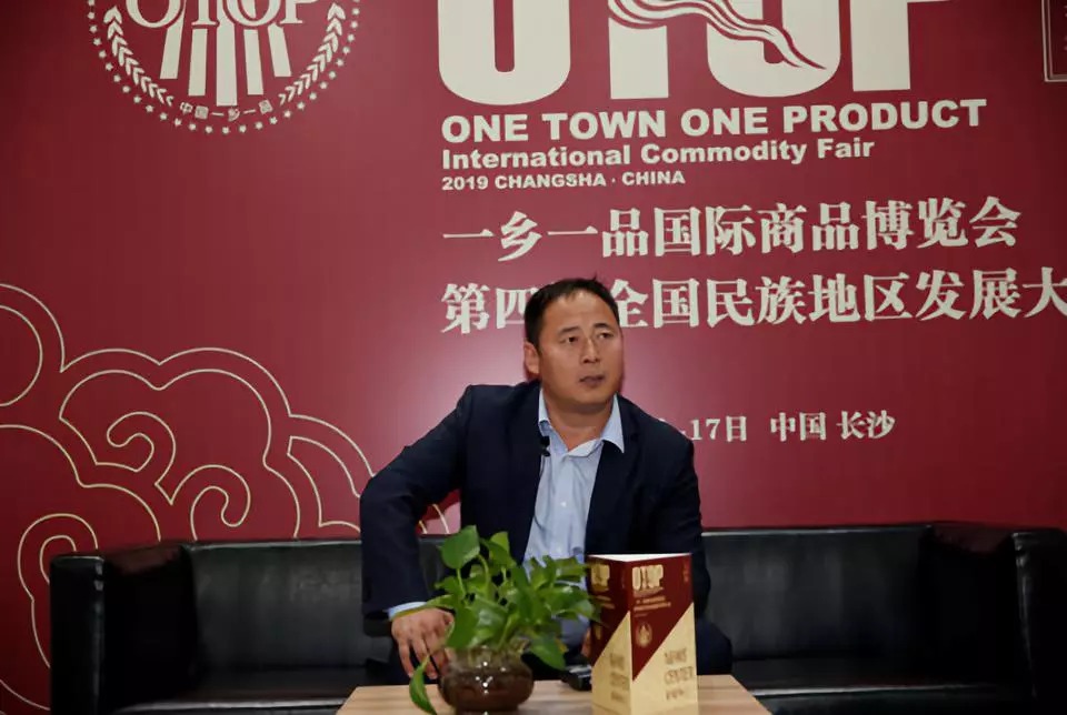 【一乡一品博览会】蜜瓜大王张大志：打通贫困地区产销渠道 实现精准脱贫